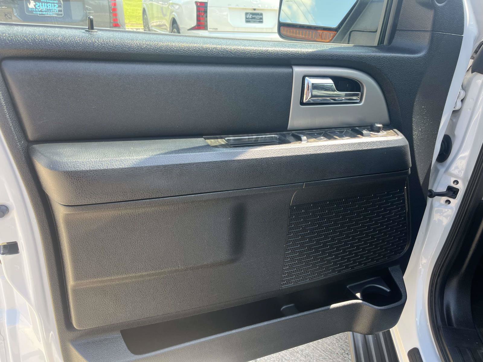 Used 2016 Ford Expedition Limited RWD image 18