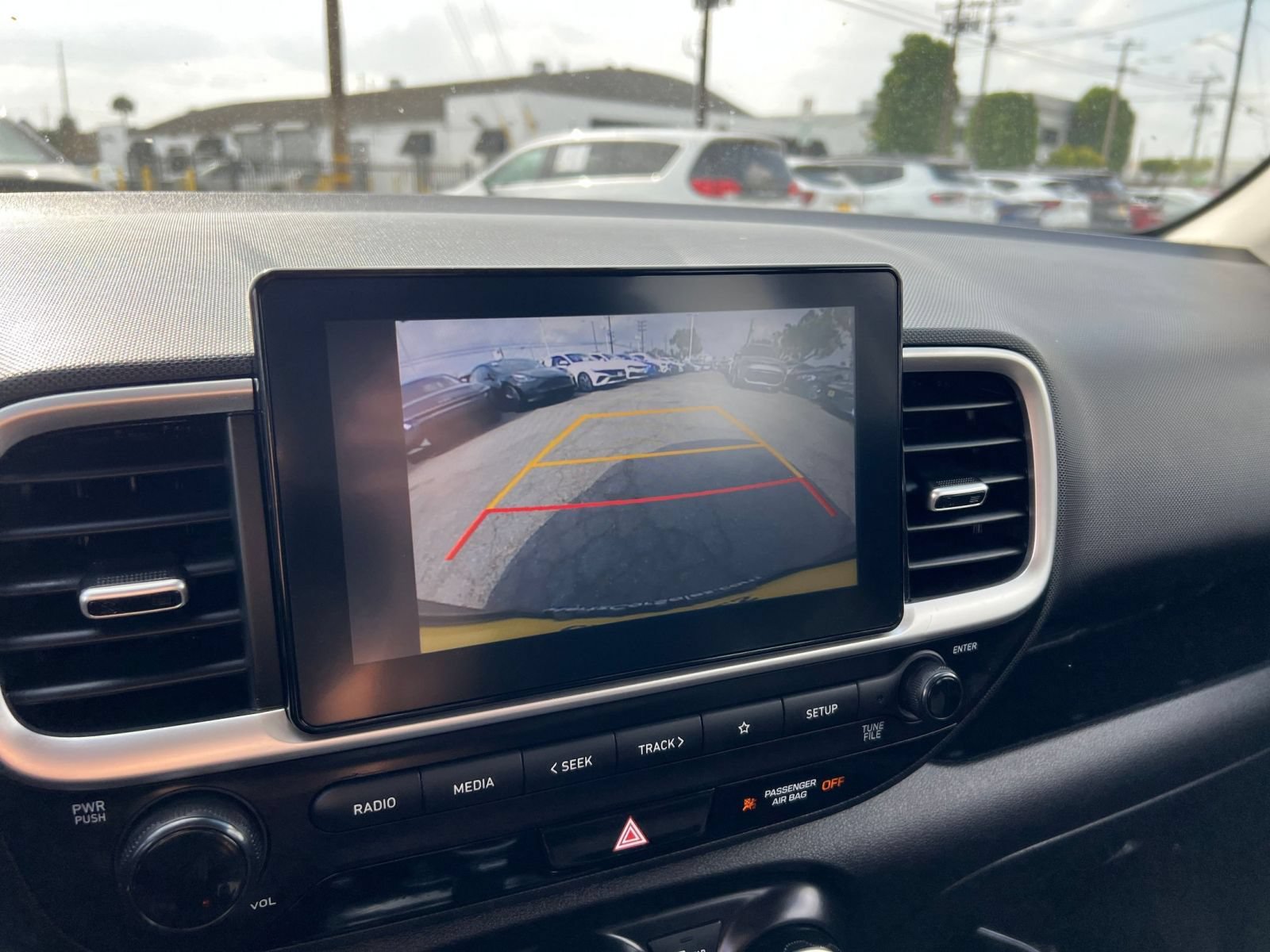 Used 2025 Hyundai Venue SEL FWD image 27