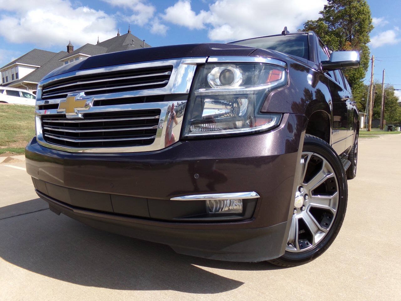 Used 2015 Chevrolet Suburban LTZ RWD image 7