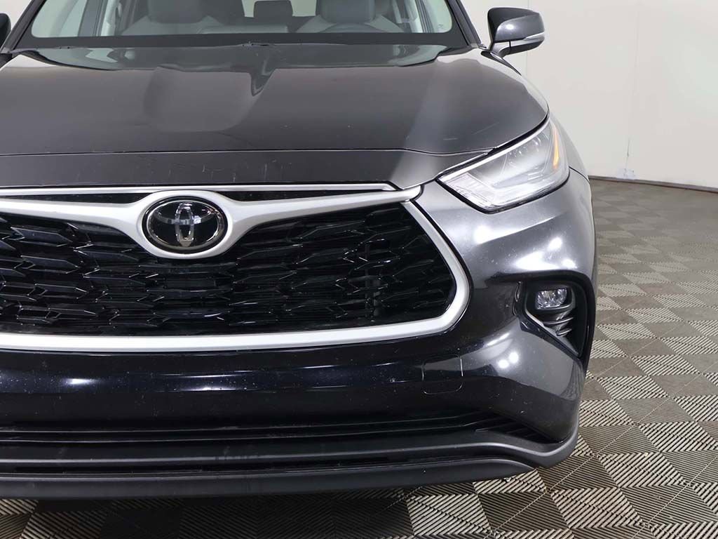 Used 2024 Toyota Highlander LE image 13