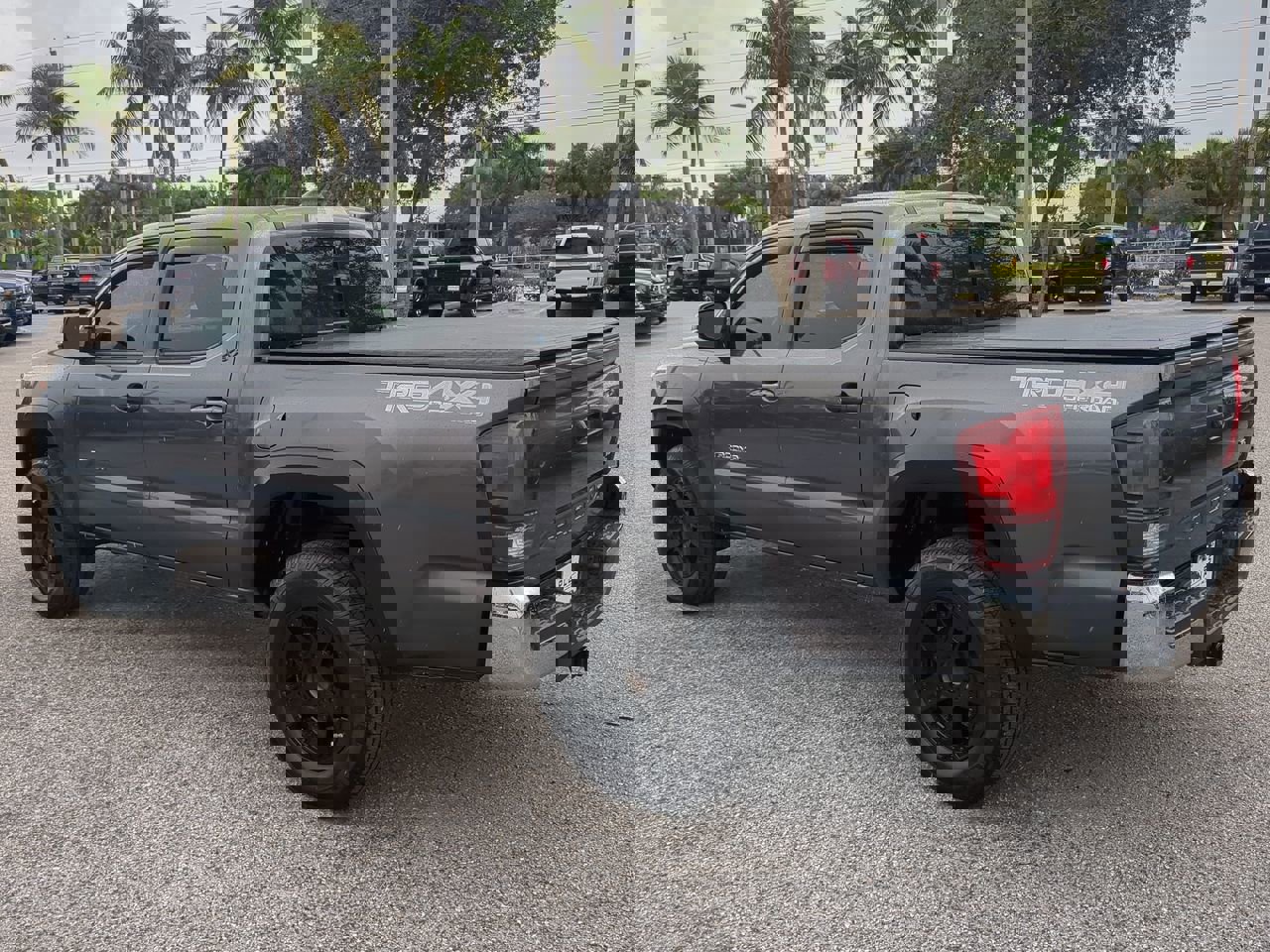 Used 2018 Toyota Tacoma TRD Off-Road image 7