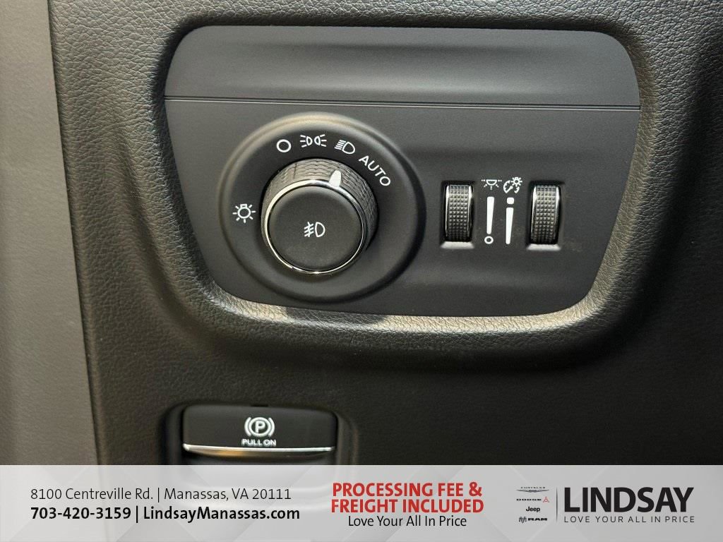 New 2025 Jeep Grand Cherokee Limited w/ Luxury Tech Group II image 32