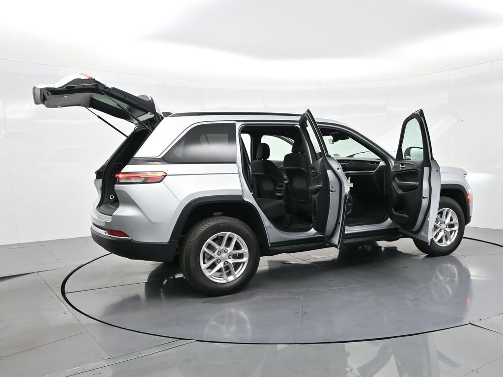 New 2025 Jeep Grand Cherokee Laredo X image 26