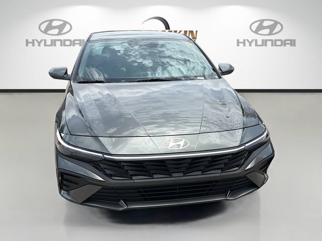 New 2026 Hyundai Elantra SE FWD image 2