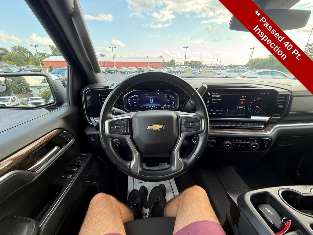 Used 2023 Chevrolet Silverado 1500 LT AWD/4WD image 16