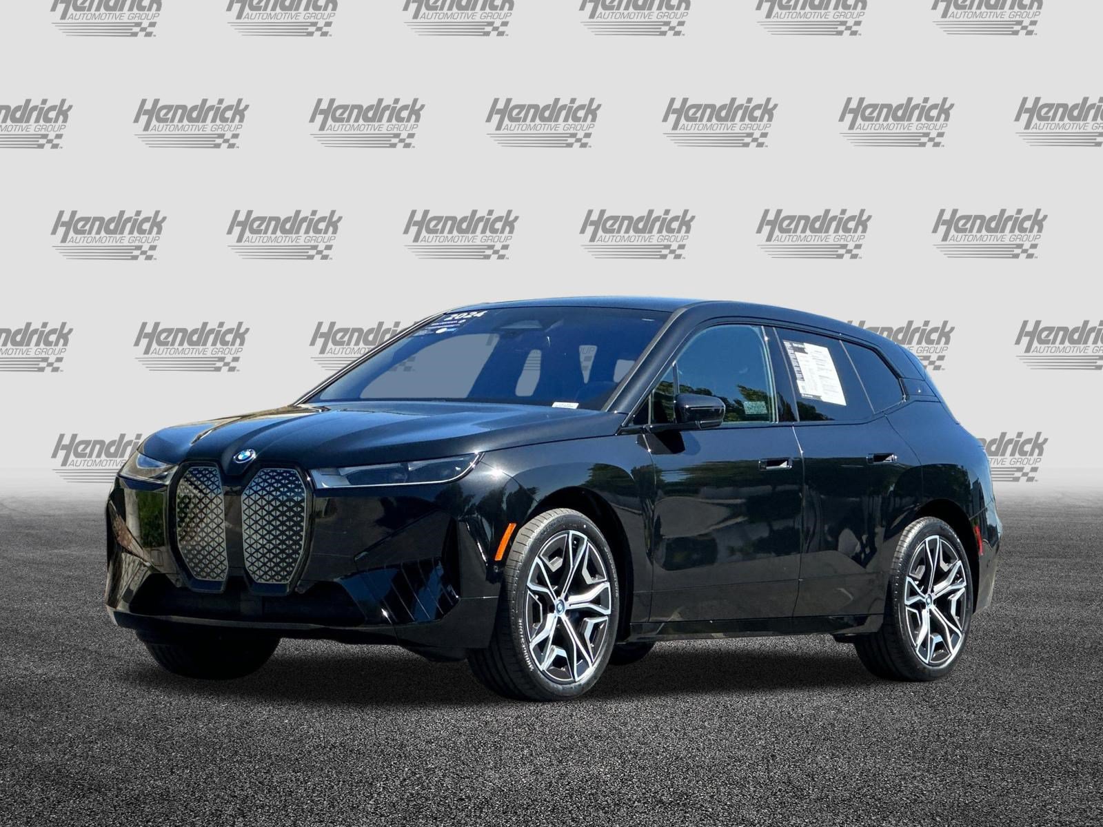 Used 2024 BMW iX xDrive50 w/ Sport Package AWD/4WD image 9