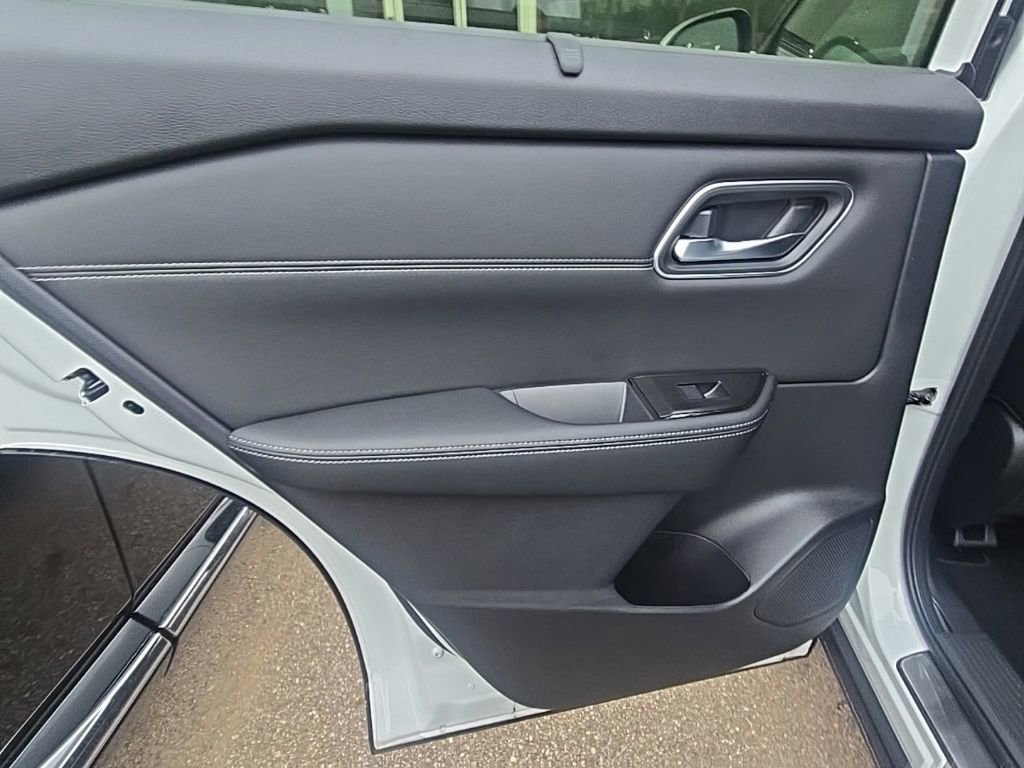 New 2026 Nissan Rogue Platinum AWD/4WD image 29