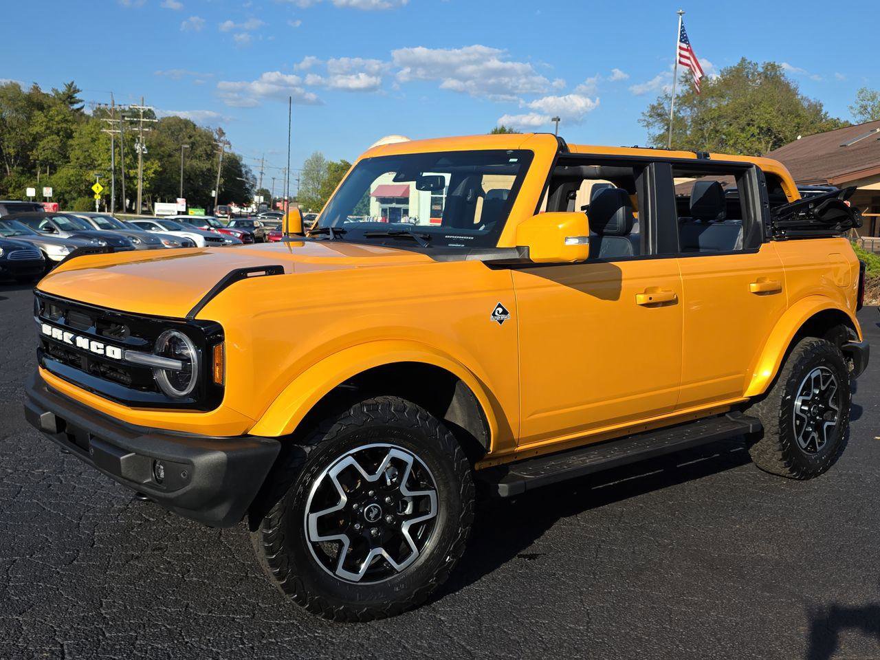 Used 2022 Ford Bronco Outer Banks image 1