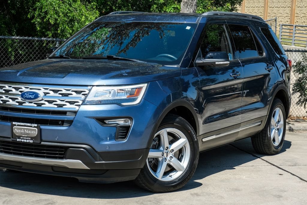 Used 2018 Ford Explorer XLT w/ Equipment Group 202A FWD image 13