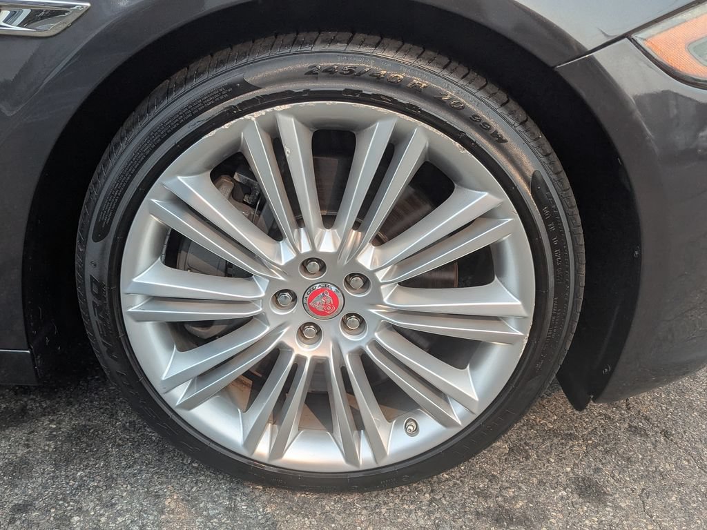 Used 2017 Jaguar XJ L Supercharged RWD image 69