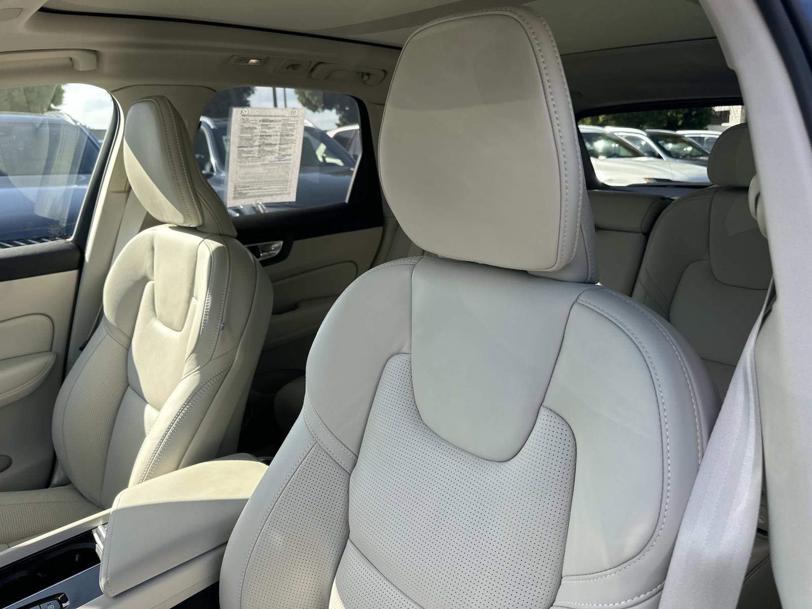 Certified 2026 Volvo XC60 B5 Ultra w/ Protection Package Premier image 19