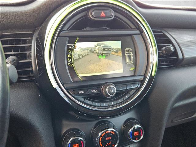 Used 2018 MINI Cooper 2-Door Hardtop image 9
