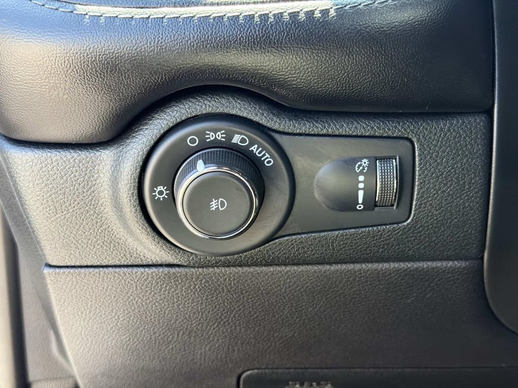 Used 2022 Dodge Durango GT AWD/4WD image 13