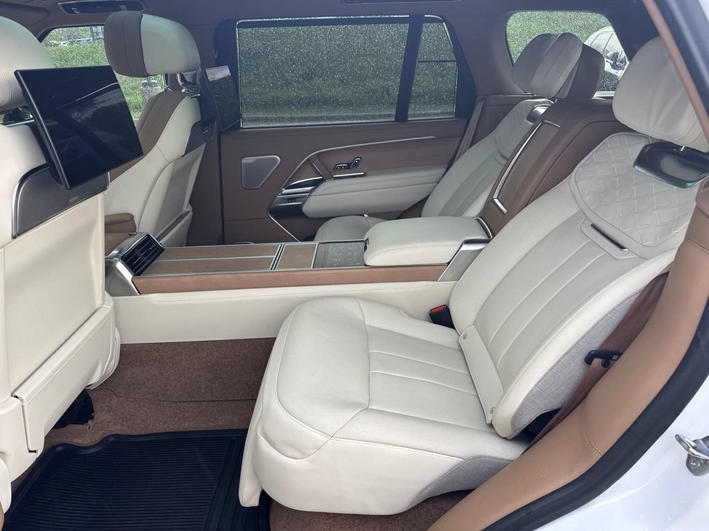 Certified 2023 Land Rover Range Rover SV AWD/4WD image 9
