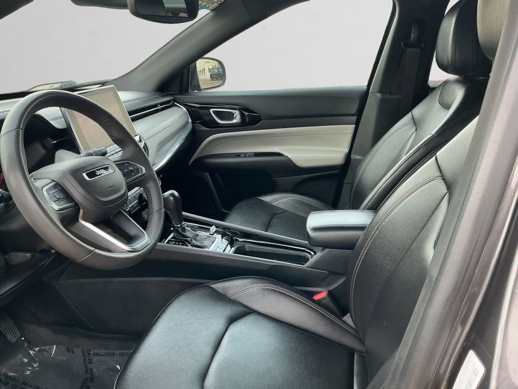 Used 2024 Jeep Compass Limited image 9