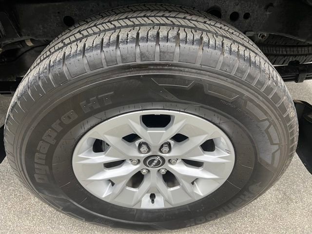 Used 2024 Nissan Frontier SV w/ Technology Package image 16