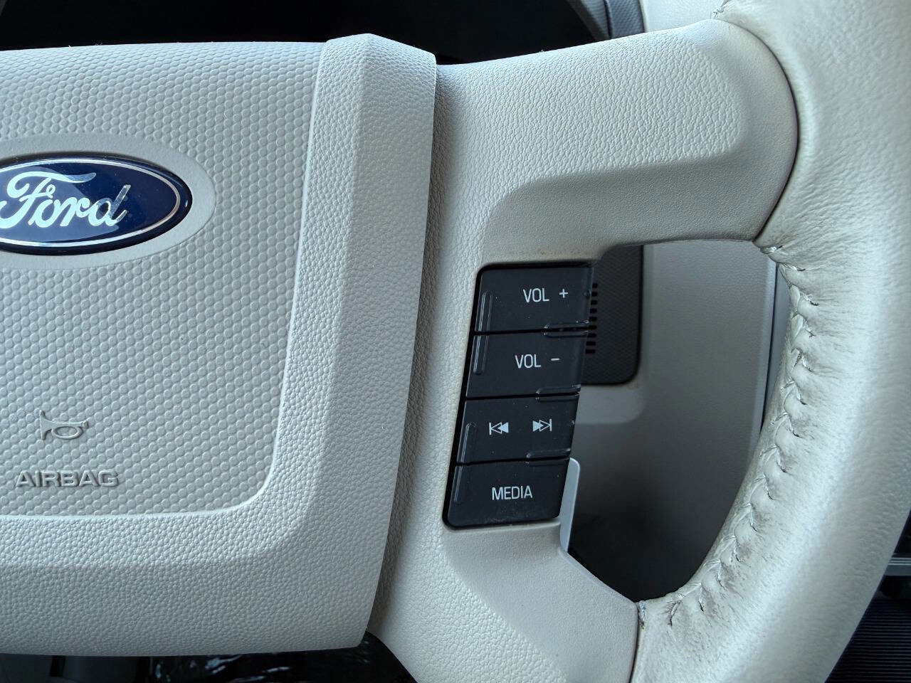 Used 2011 Ford Escape XLT image 33