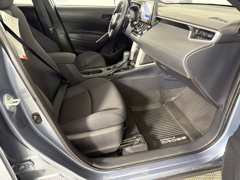 Used 2024 Toyota Corolla Cross AWD Hybrid image 13