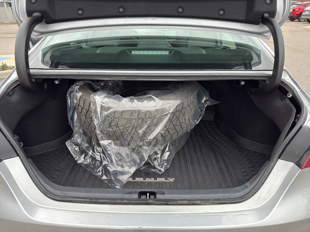 Used 2022 Toyota Camry XSE w/ Navigation Upgrade Package image 19