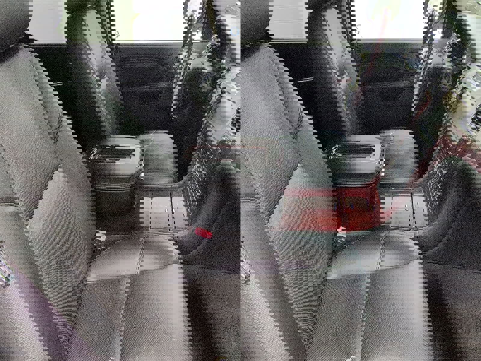 Used 2012 Cadillac Escalade Luxury image 24