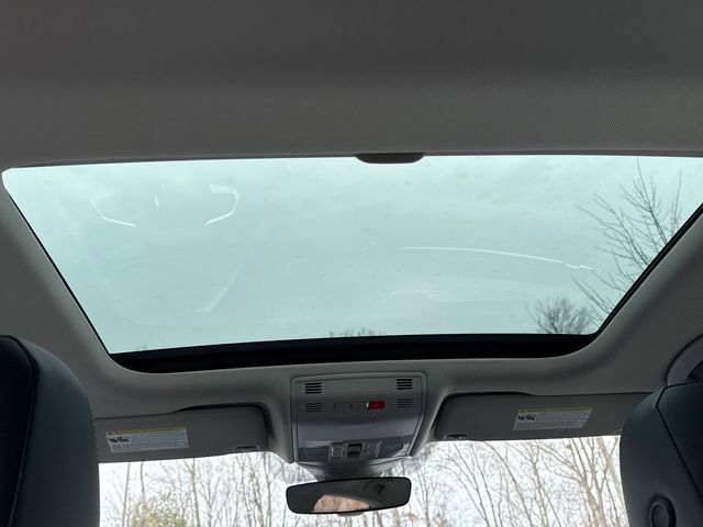 Certified 2025 Volkswagen Jetta SEL image 27