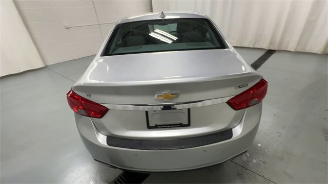 Used 2017 Chevrolet Impala Premier w/ Enhanced Convenience Package image 7