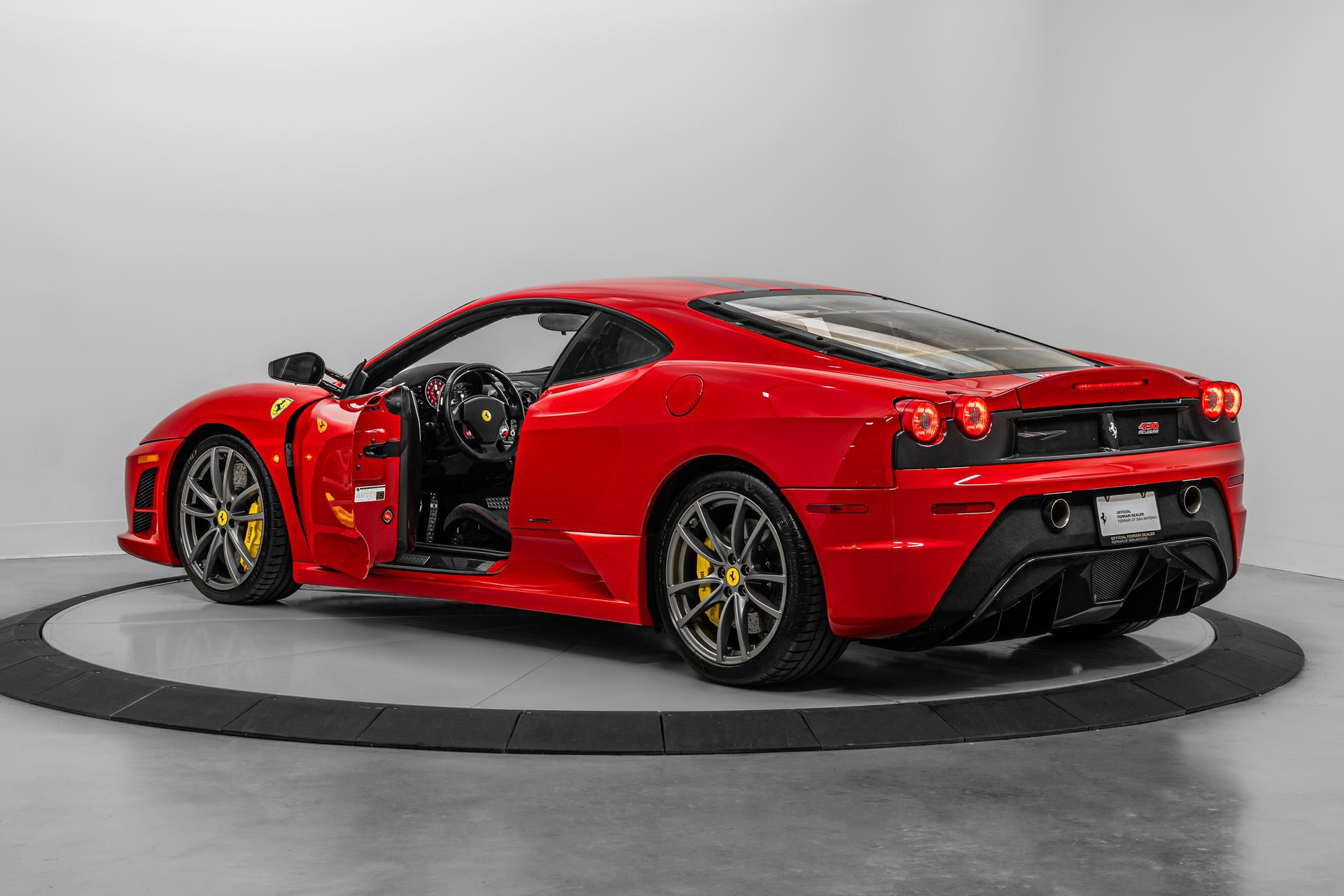 Used 2009 Ferrari F430 Scuderia RWD image 2