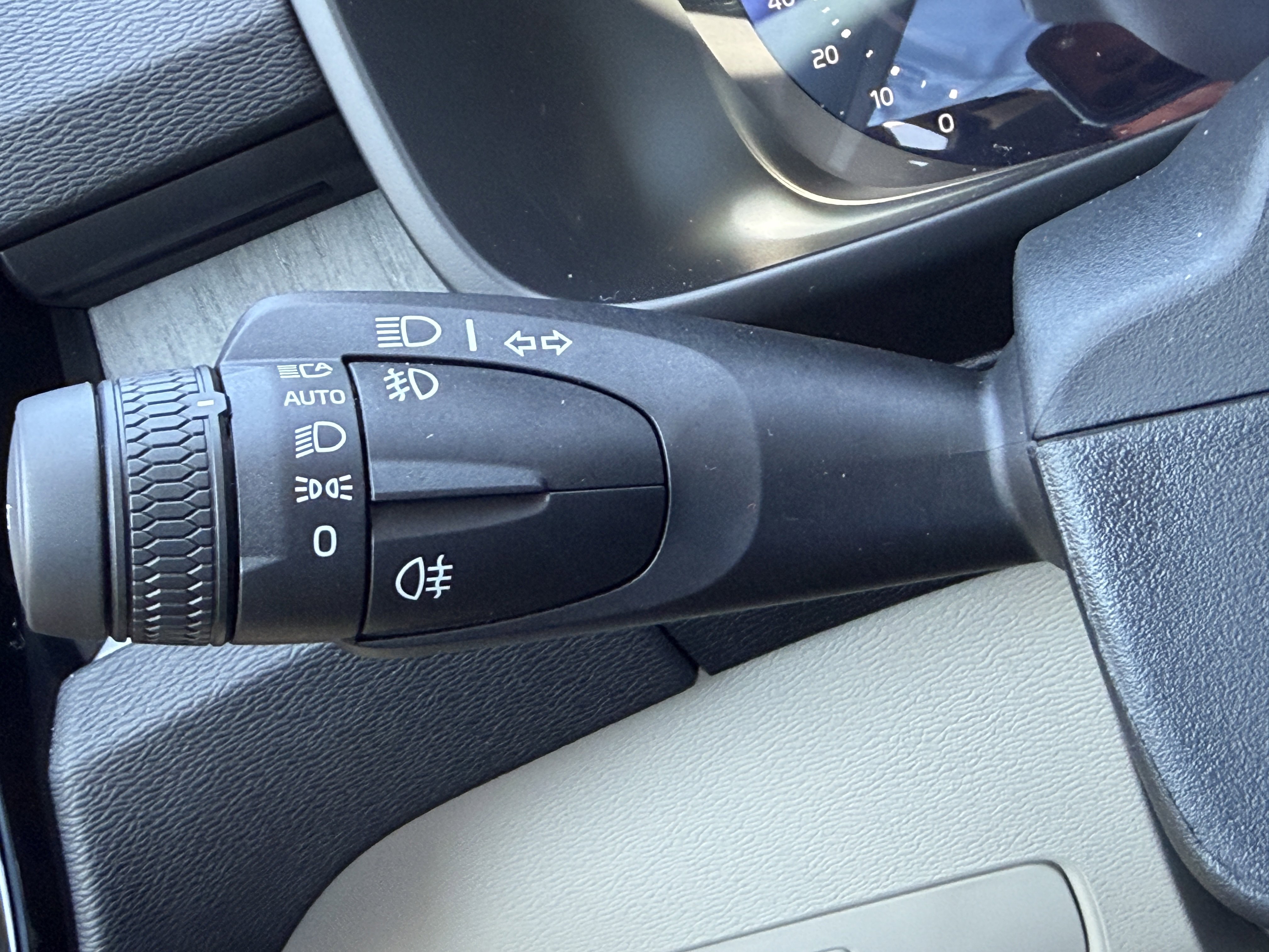 New 2026 Volvo XC40 B5 Ultra w/ Protection Package image 27