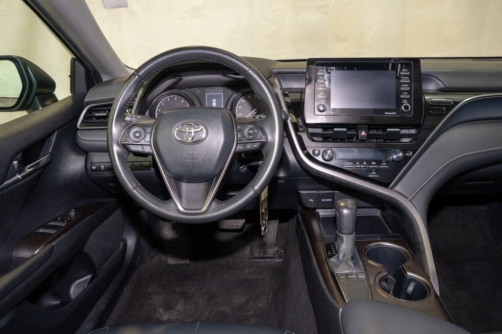 Used 2024 Toyota Camry SE image 6