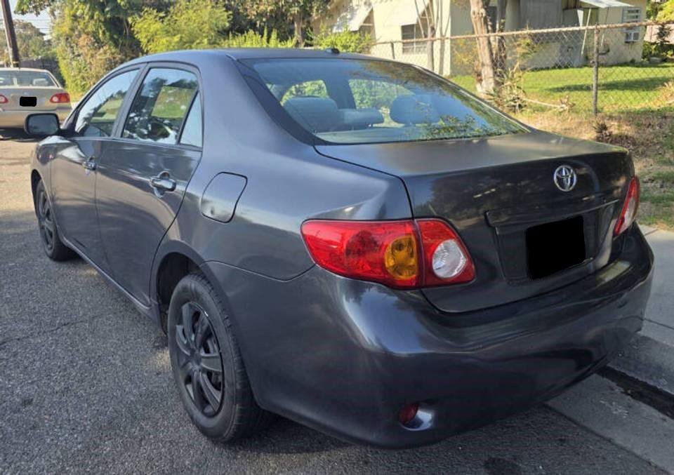 Used 2010 Toyota Corolla LE w/ All Weather Guard Pkg FWD image 5