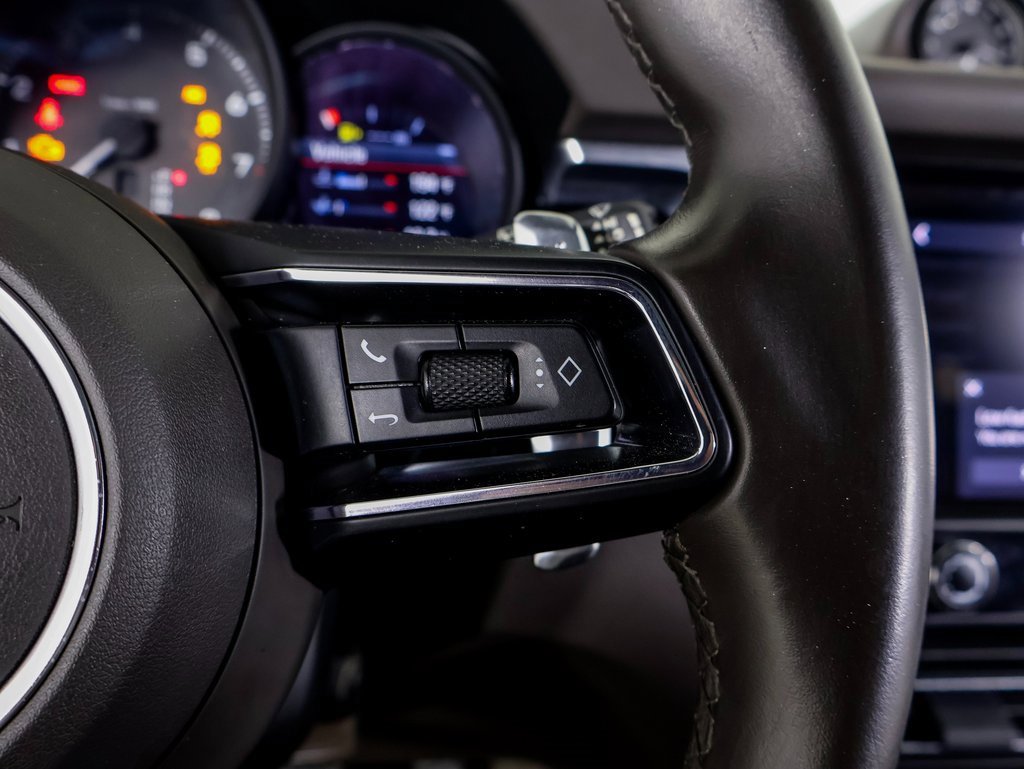 Certified 2022 Porsche Macan w/ Premium Package Plus image 23
