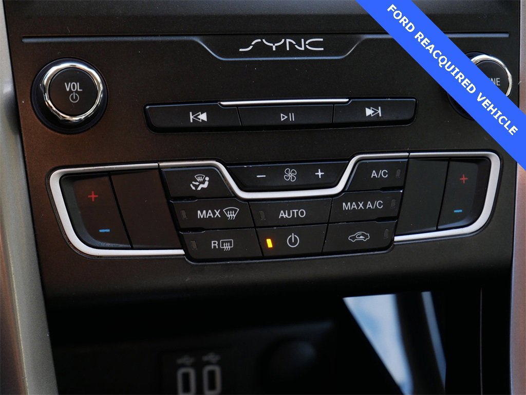 Used 2019 Ford Fusion SE image 15