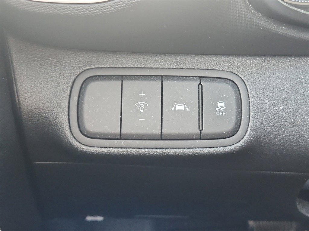 Certified 2022 Hyundai Venue Limited image 21