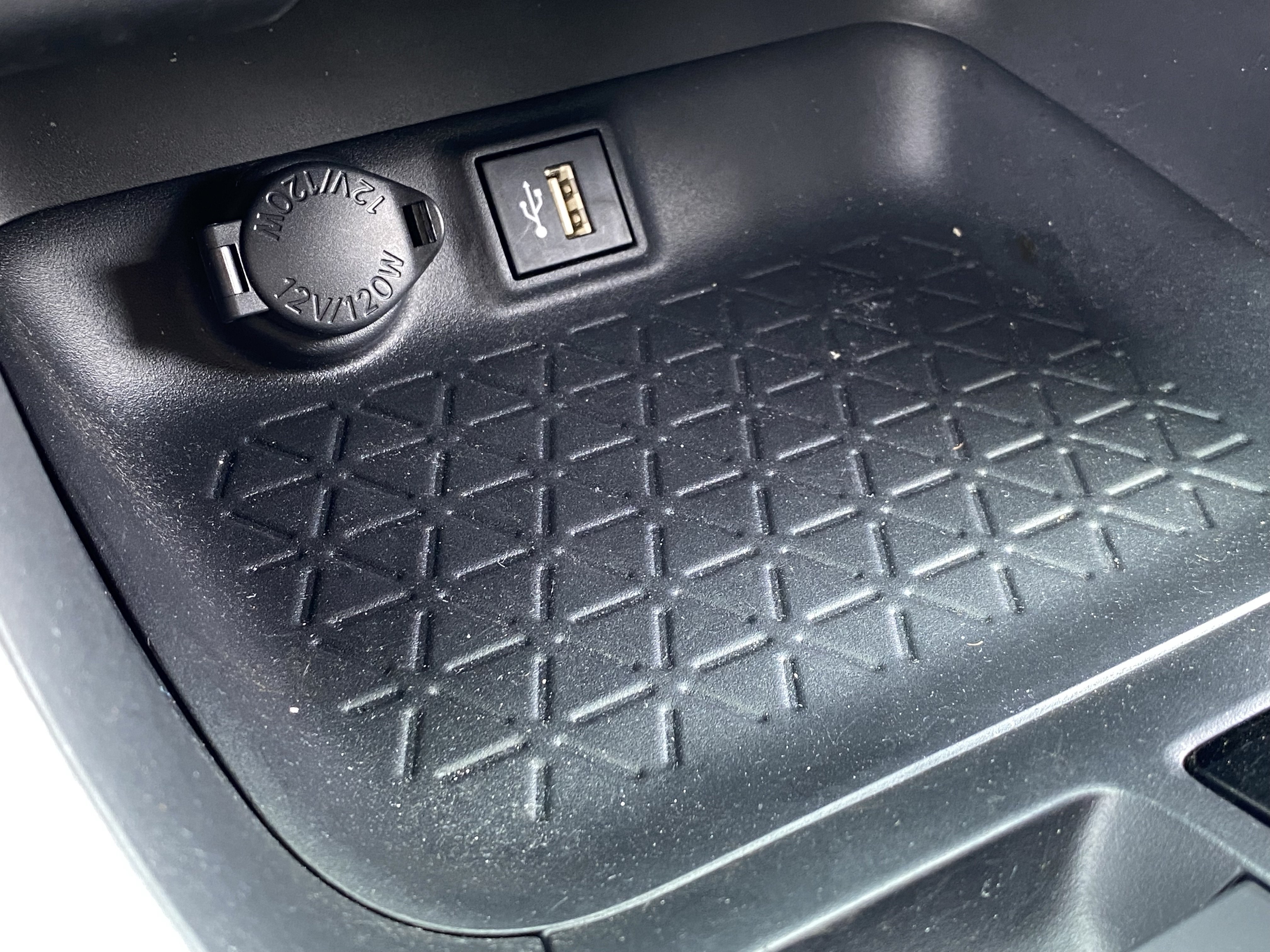 Used 2023 Toyota RAV4 LE AWD/4WD image 25