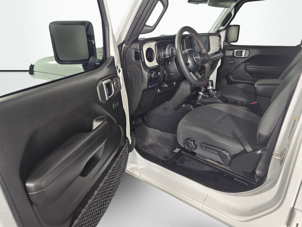 Used 2024 Jeep Wrangler Unlimited AWD/4WD image 11
