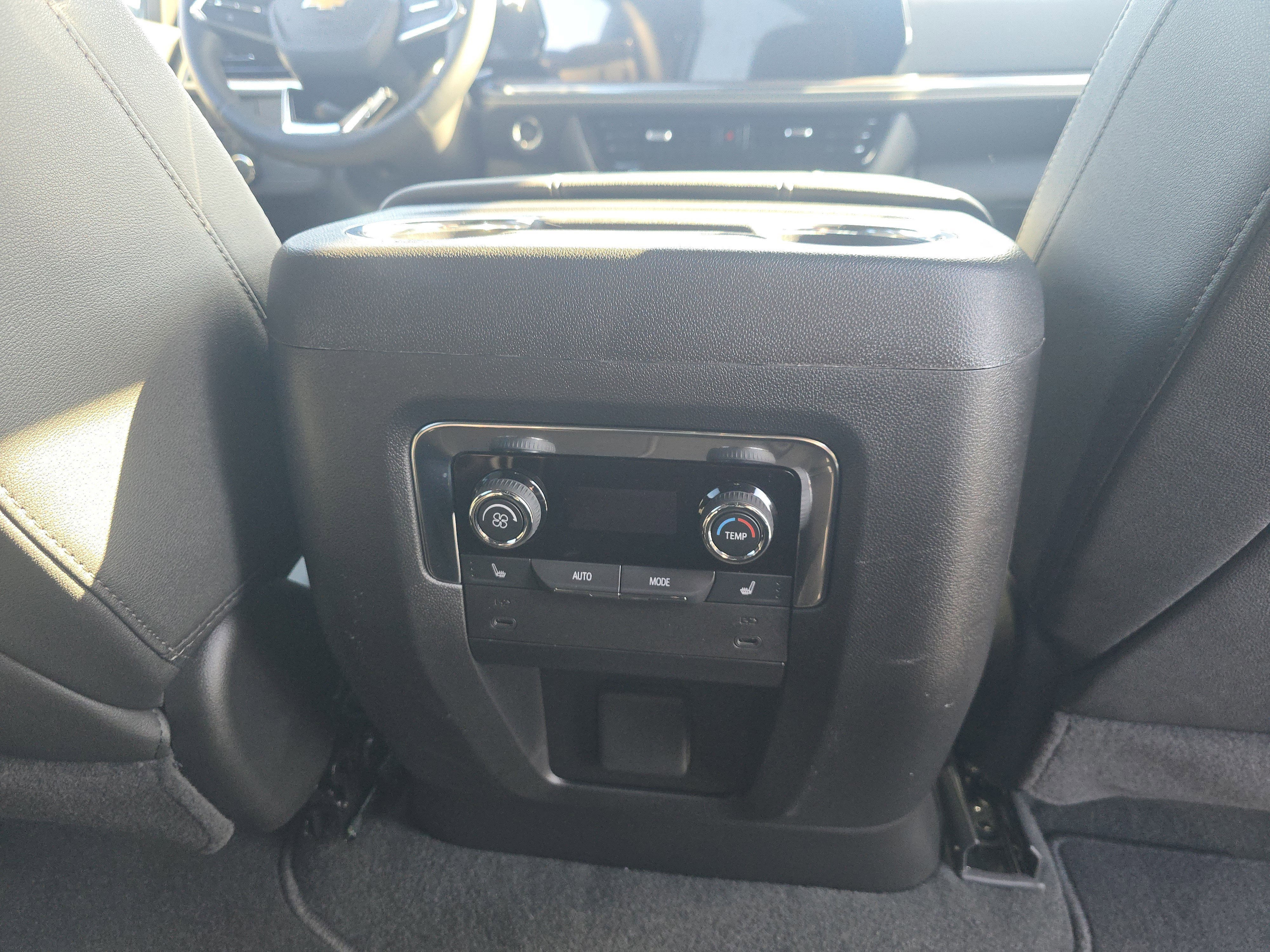 New 2025 Chevrolet Suburban Premier image 28