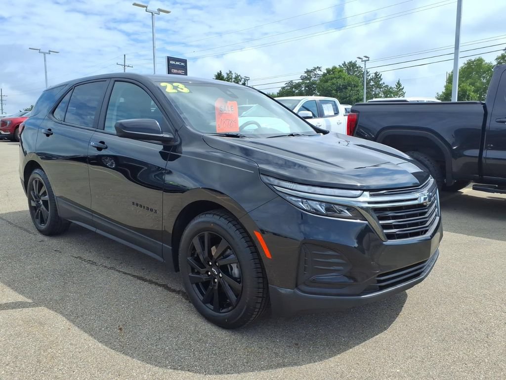 Certified 2023 Chevrolet Equinox LS w/ LS Convenience Package FWD image 3