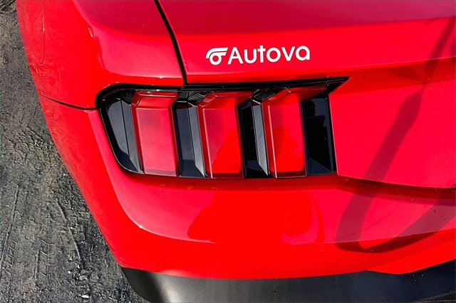 Used 2024 Ford Mustang Convertible image 30