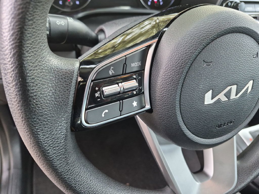 Used 2023 Kia Forte LXS FWD image 18