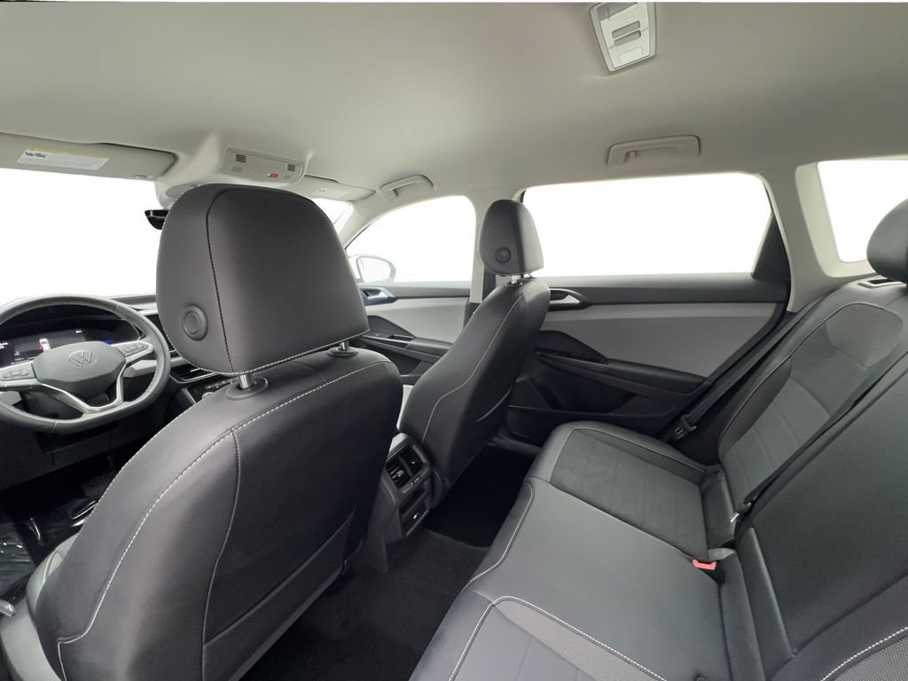 Used 2023 Volkswagen Taos SE FWD image 21