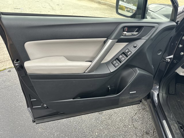 Used 2015 Subaru Forester 2.5i Touring w/ Eyesight & Navigation System image 11