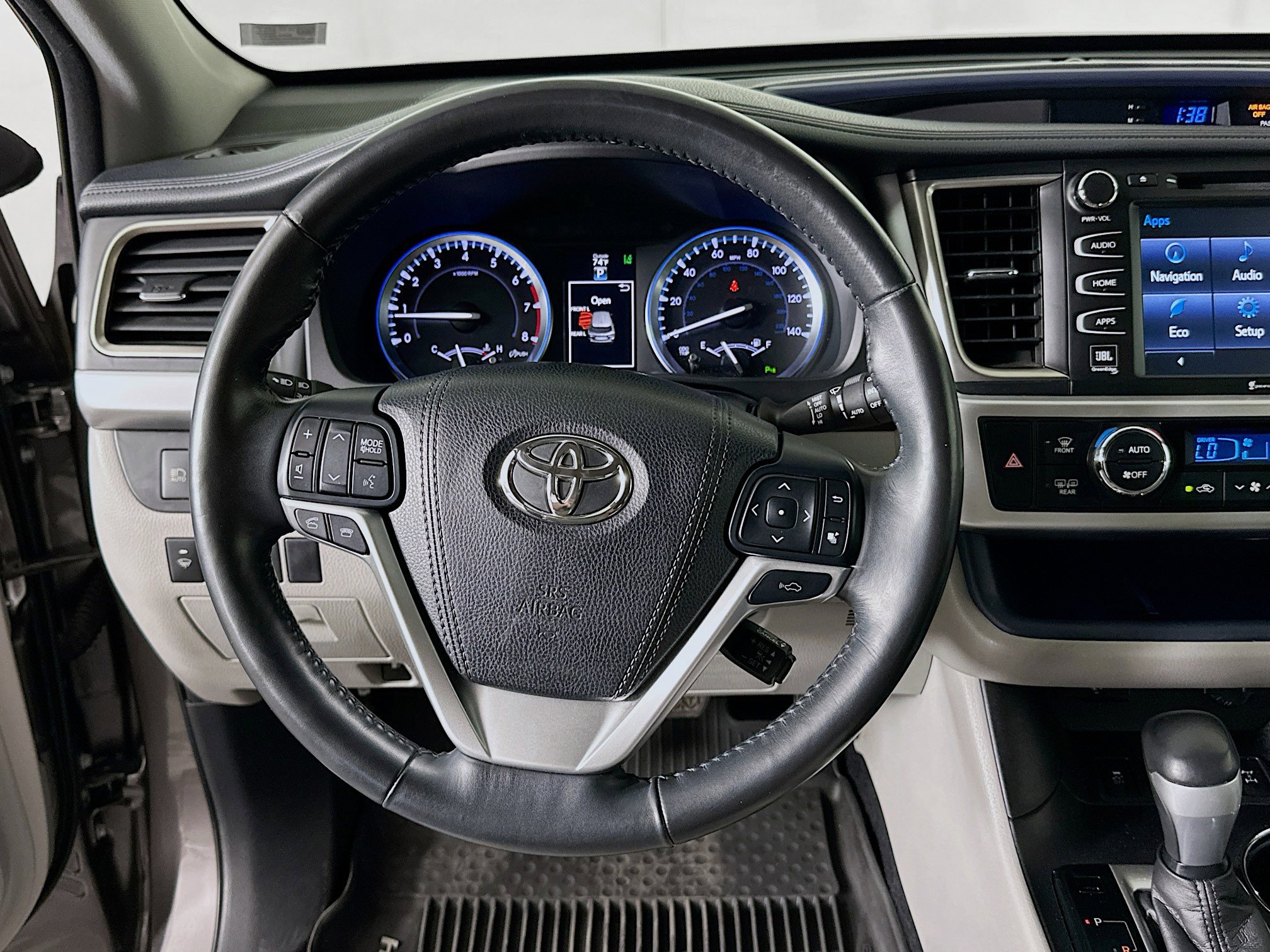 Used 2016 Toyota Highlander Limited Platinum image 18