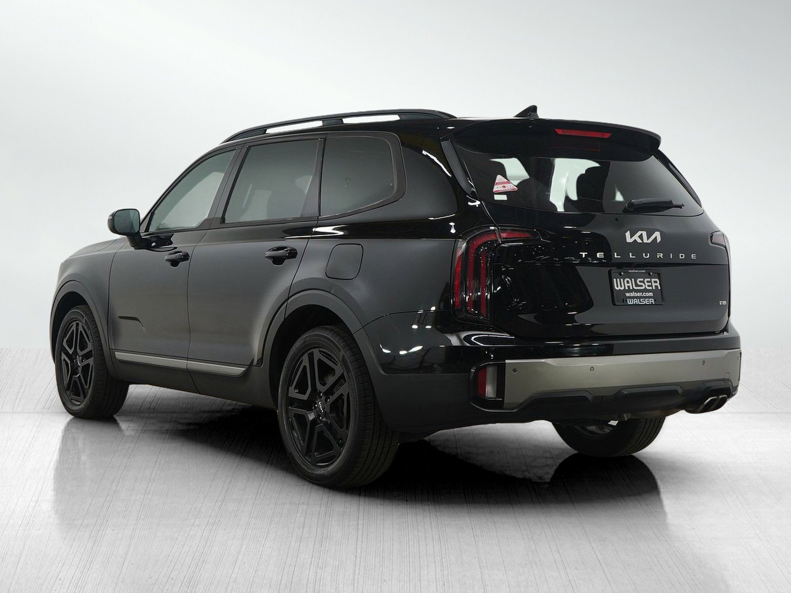 Used 2023 Kia Telluride EX X-Line image 3