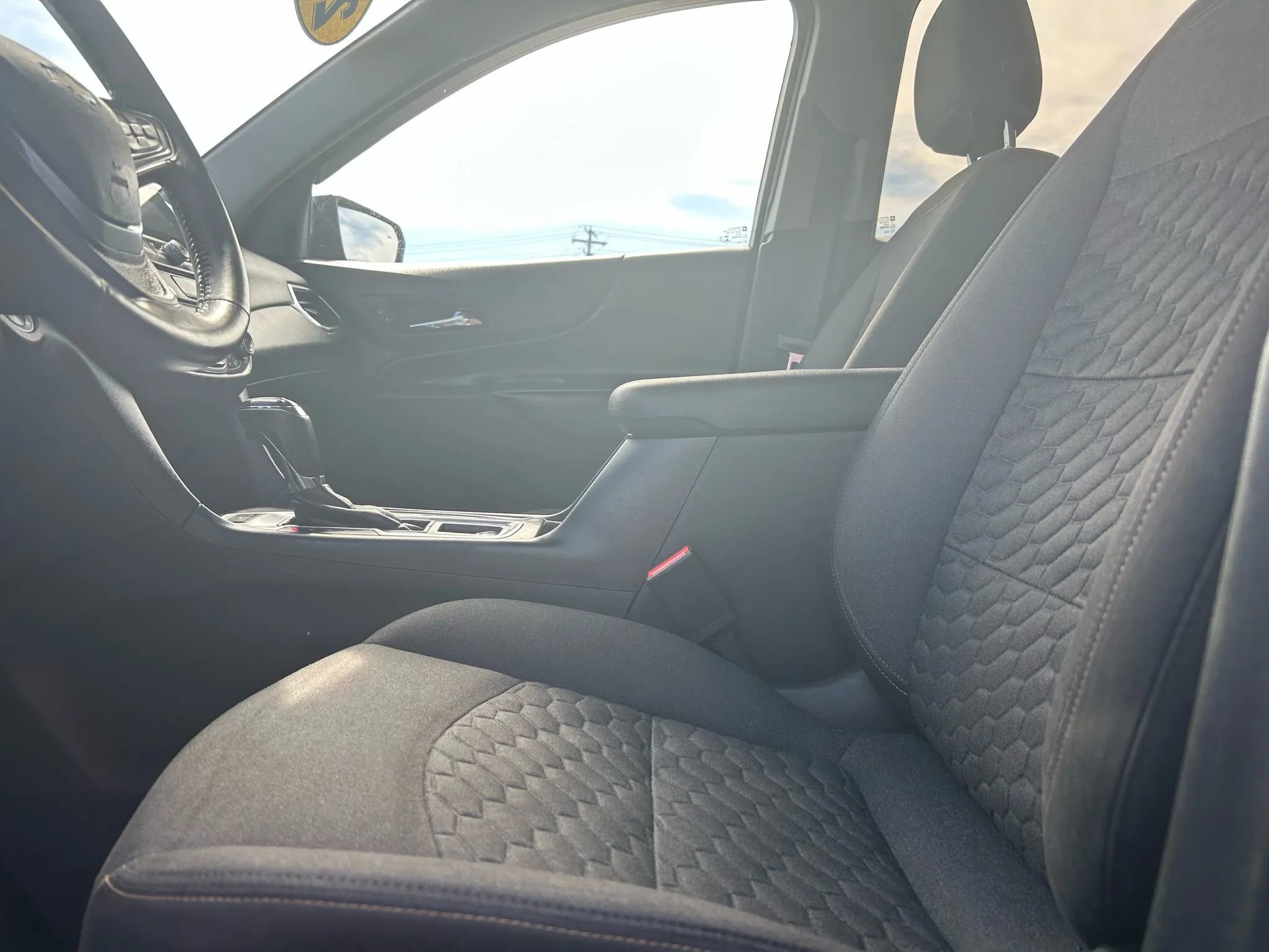 Used 2018 Chevrolet Equinox LT w/ Sun & Infotainment Package image 9