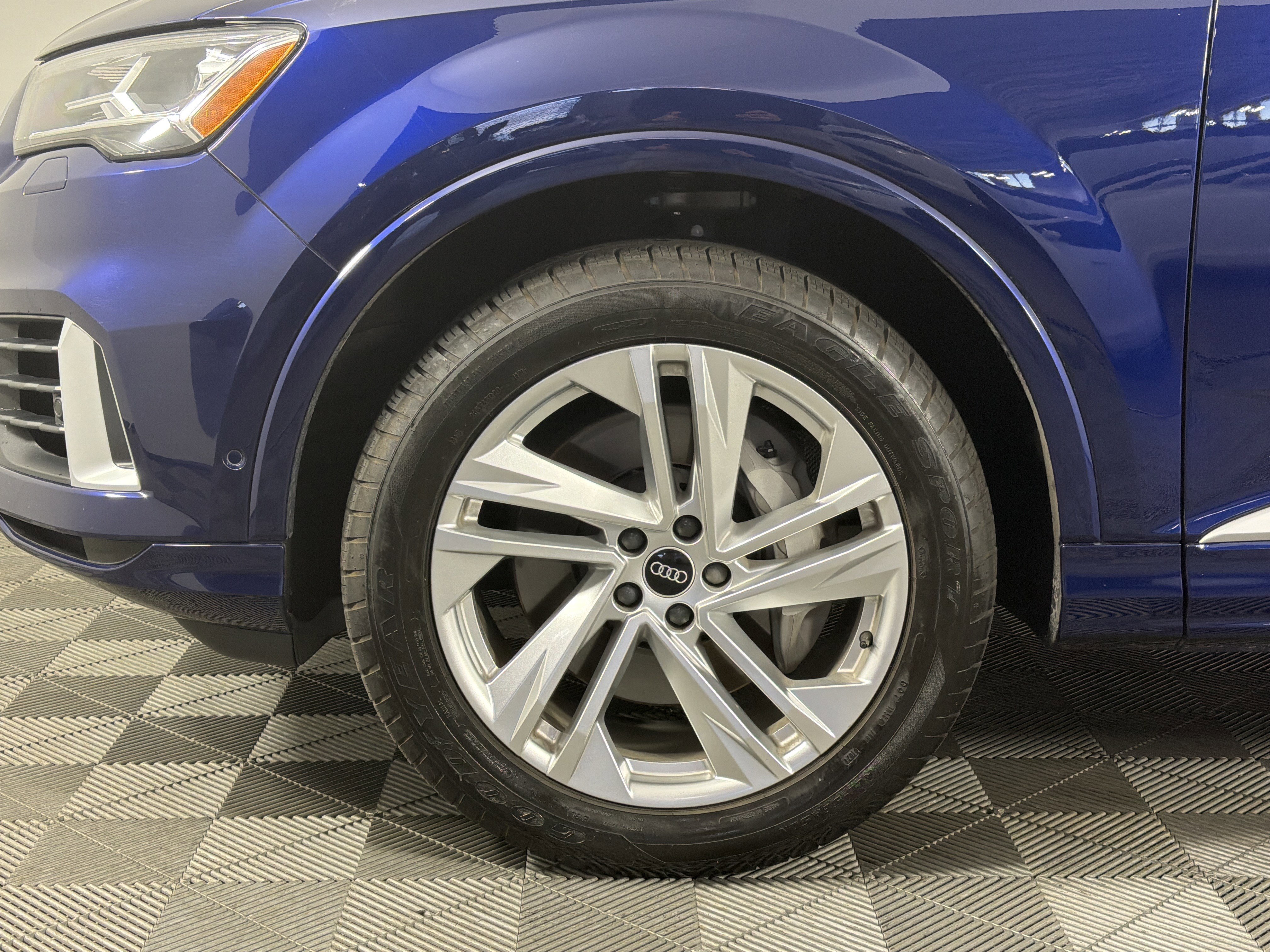 Used 2022 Audi Q7 3.0T Premium Plus w/ Premium Plus Package AWD/4WD image 4