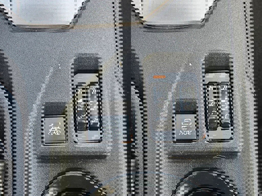 Used 2018 Subaru Crosstrek 2.0i Premium w/ Popular Package #3 image 16