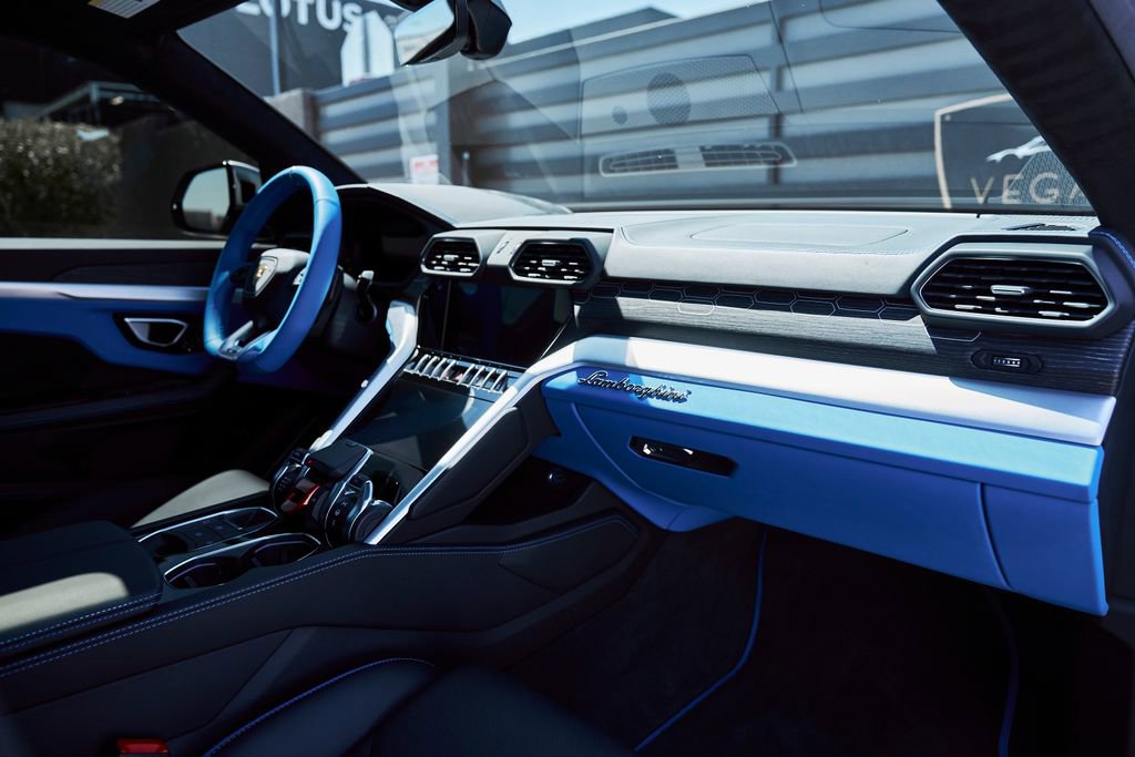 Used 2024 Lamborghini Urus S image 41