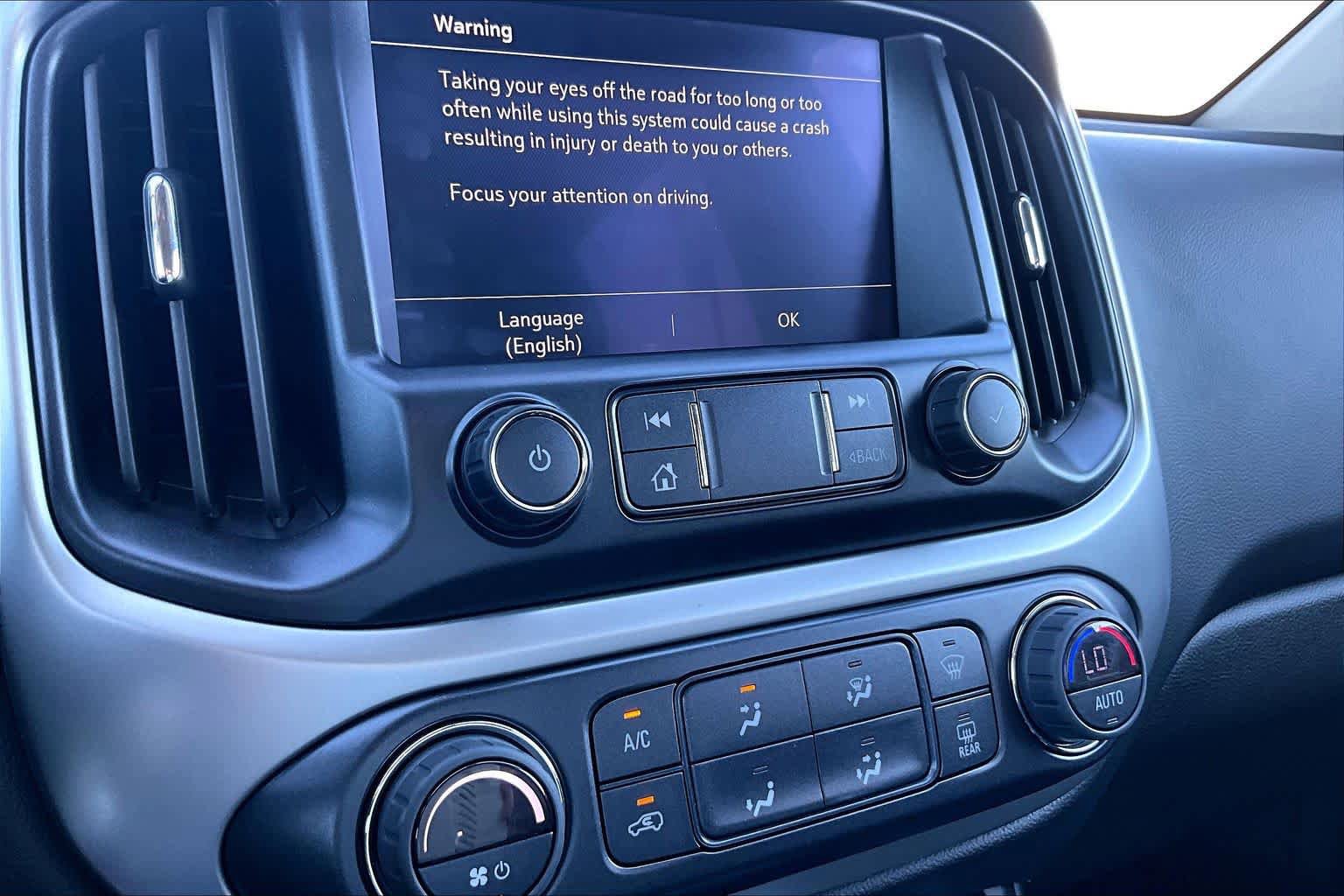 Used 2022 Chevrolet Colorado ZR2 w/ ZR2 Dusk Special Edition image 34
