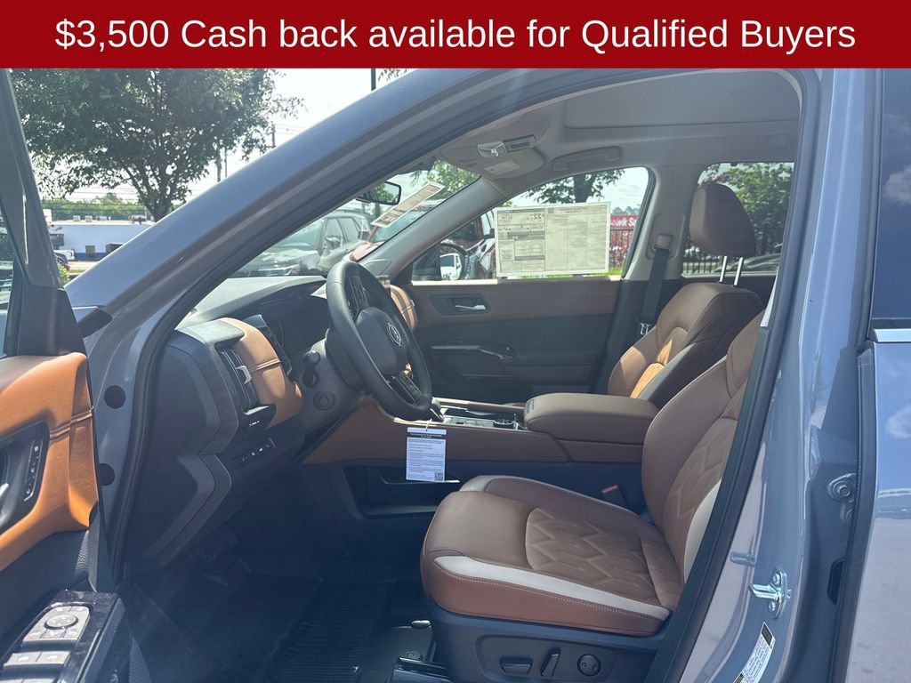 New 2026 Nissan Pathfinder Platinum AWD/4WD image 10