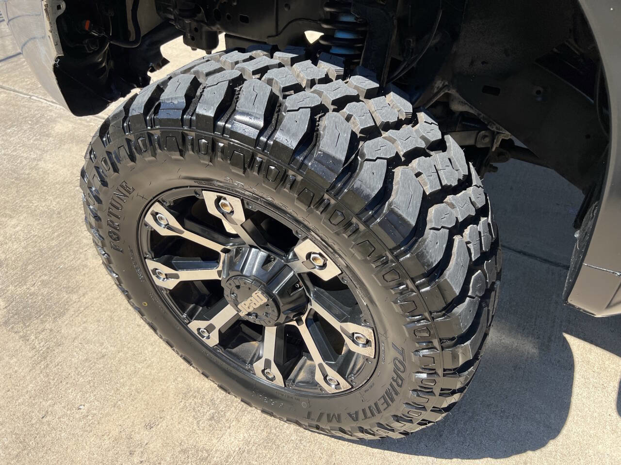 Used 2010 Toyota Tundra 4x4 CrewMax image 37